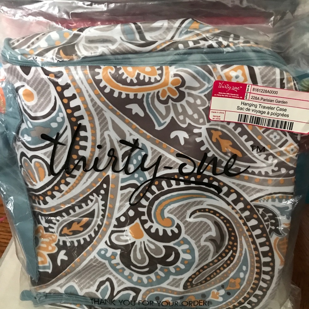 Thirty~One Hanging Traveler Case
